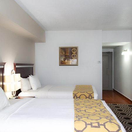 Baymont By Wyndham Delavan Near Lake Geneva Екстериор снимка
