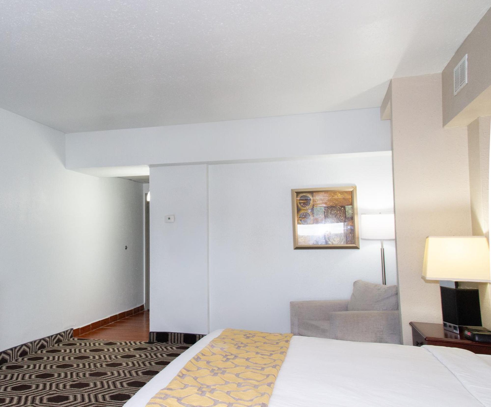 Baymont By Wyndham Delavan Near Lake Geneva Екстериор снимка